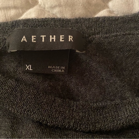 Aether Wool Sweater Size XL Crinkle design - Picture 4 of 8